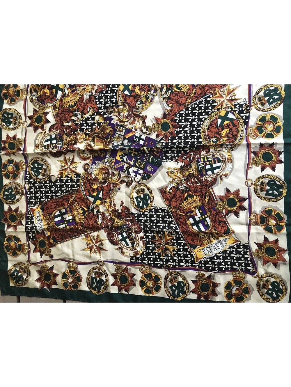 Vtg compagnie internationale express Ladies Scarf Silk 33x34 Green Beige.